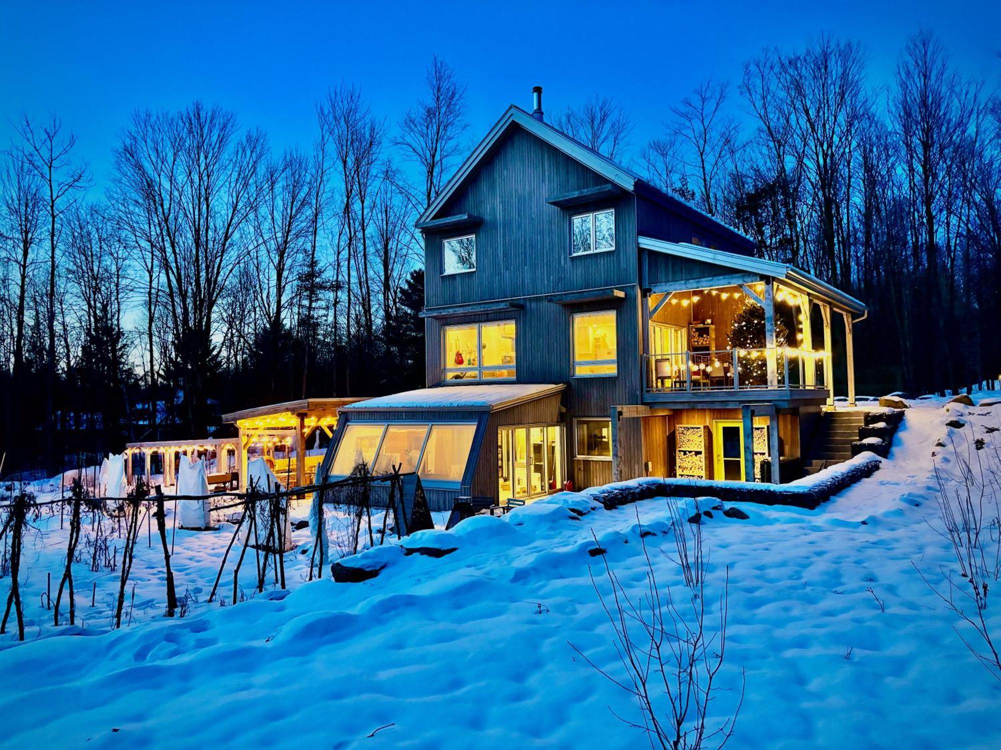 Bed and Breakfast Le Camp Cache Shefford Exterior foto
